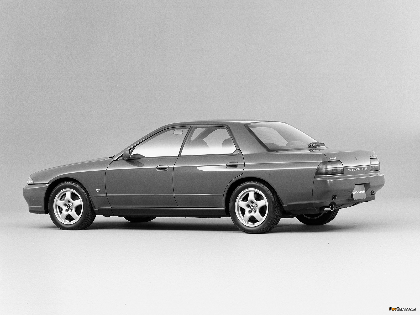 Pictures of Nissan Skyline GTS-T Sedan (RCR32) 1989–91 (1600 x 1200)