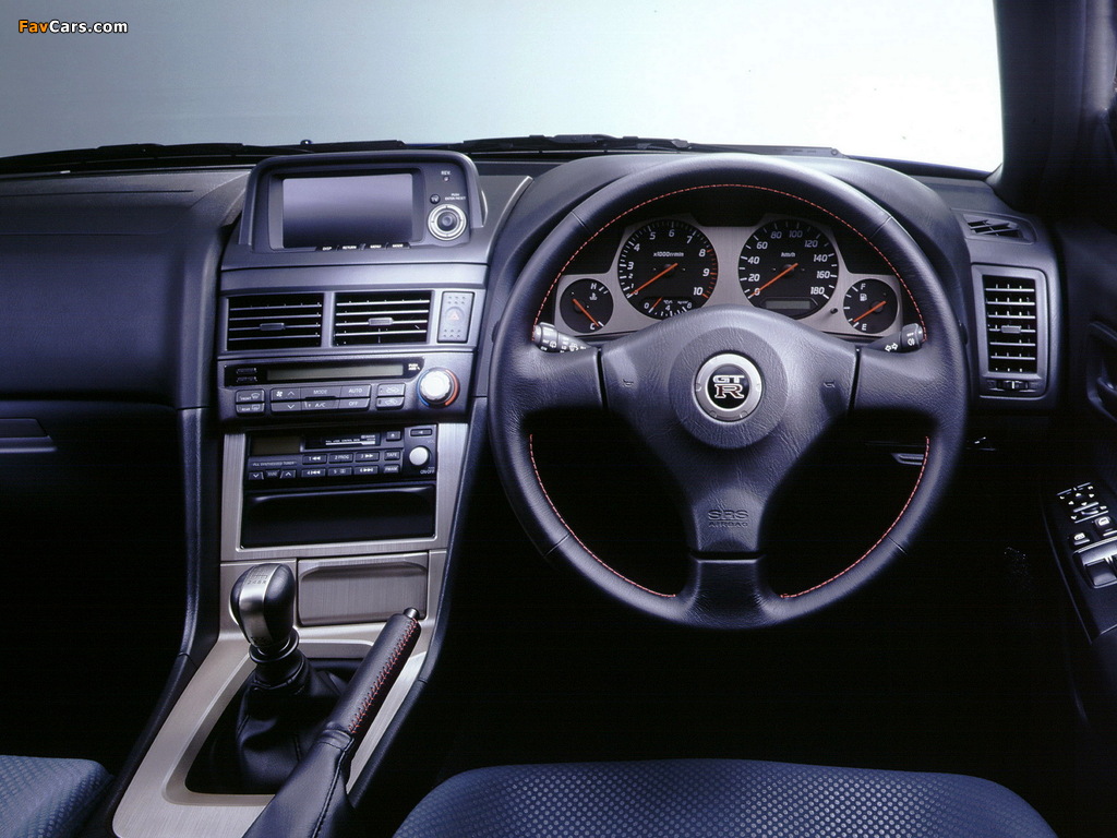 Pictures of Nissan Skyline GT-R V-spec (BNR34) 1999–2002 (1024 x 768)