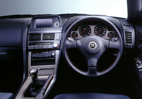 Pictures of Nissan Skyline GT-R V-spec (BNR34) 1999–2002
