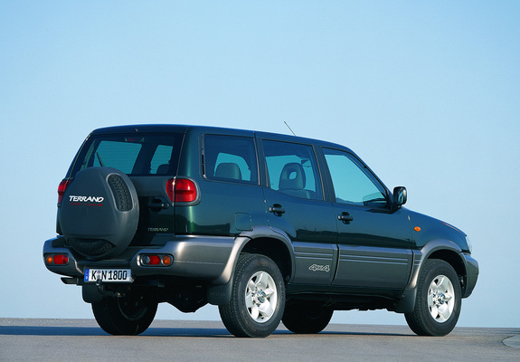 Photos of Nissan Terrano II 5-door (R20) 1999–2006