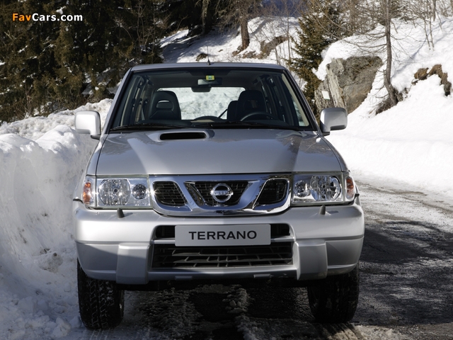 Pictures of Nissan Terrano II 5-door (R20) 1999–2006 (640 x 480)