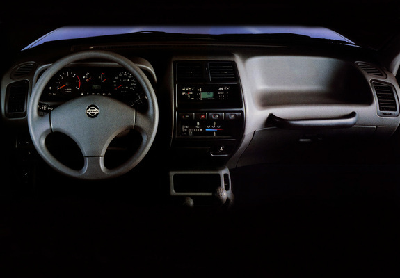 Pictures of Nissan Terrano II 5-door (R20) 1993–96