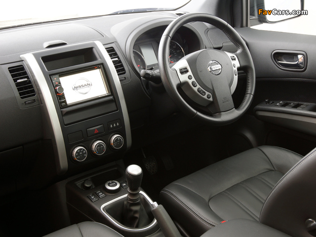 Pictures of Nissan X-Trail Platinum Edition UK-spec (T31) 2011–12 (640 x 480)