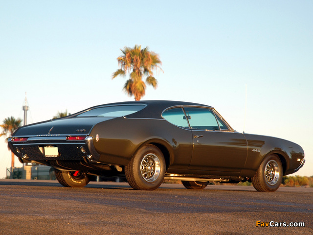 Oldsmobile 442 Holiday Coupe (4487) 1968 pictures (640 x 480)