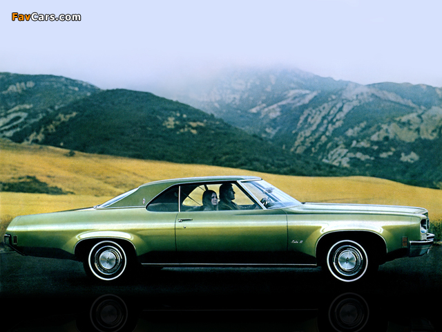 Images of Oldsmobile Delta 88 Royale Holiday Coupe (D88R-N57) 1972 (640 x 480)