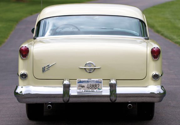 Oldsmobile Super 88 Holiday Coupe 1954 photos