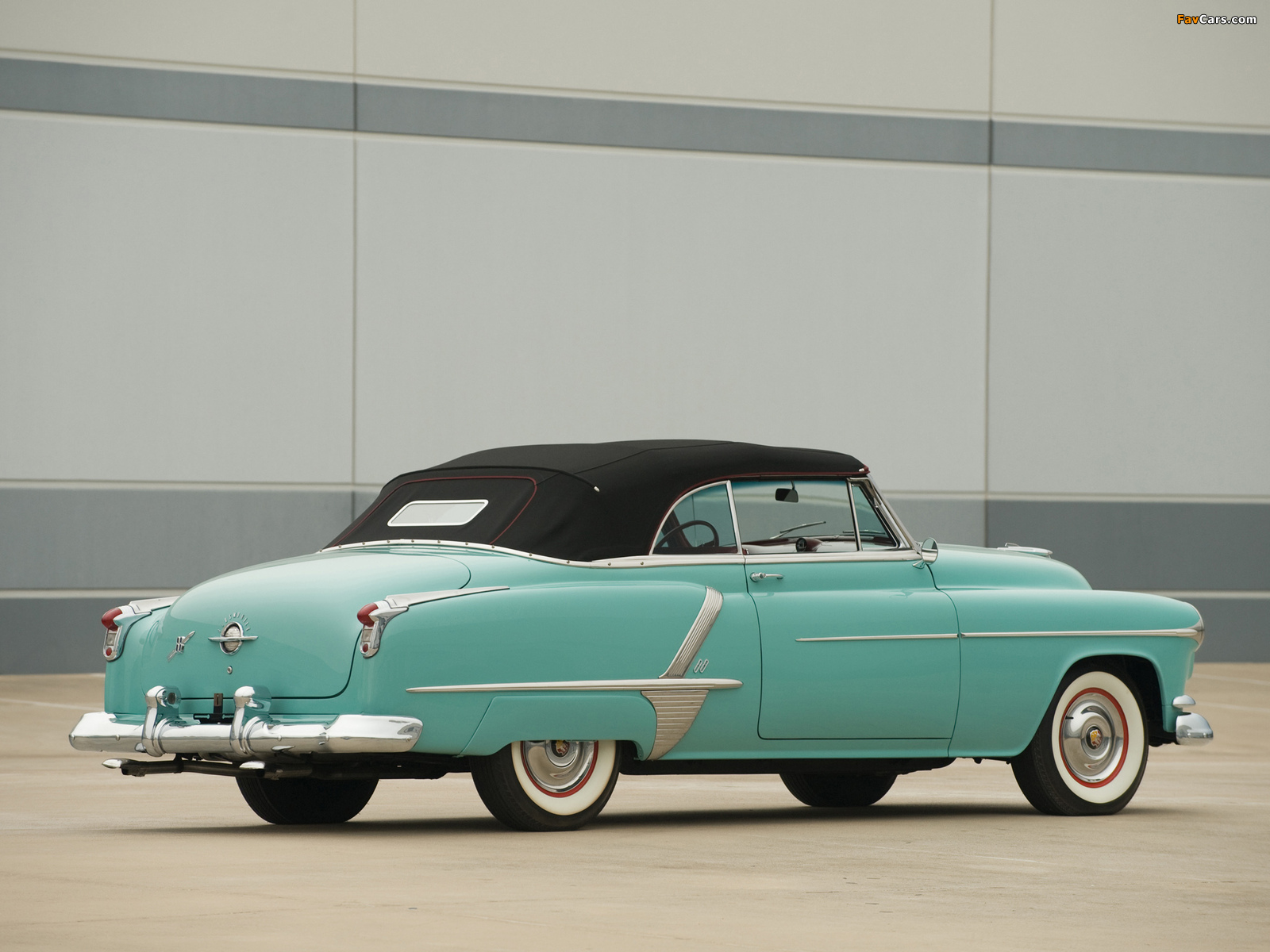 Oldsmobile Super 88 Convertible 1952 wallpapers (1600 x 1200)