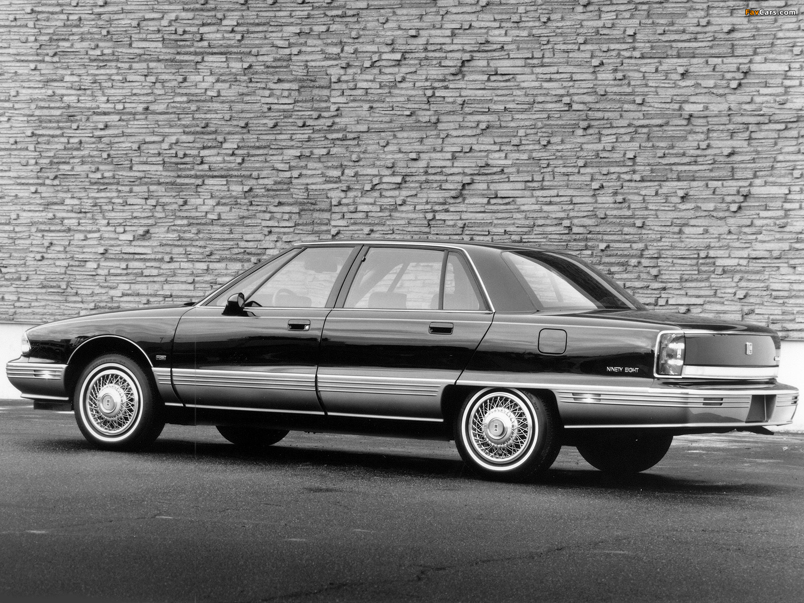 Oldsmobile Ninety-Eight 1991–96 pictures (1600 x 1200)