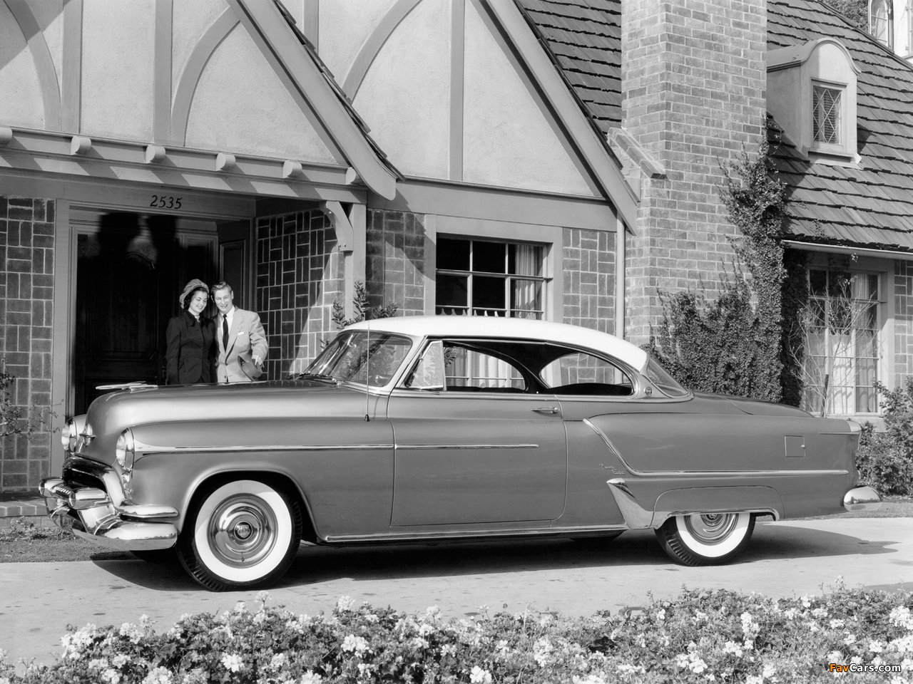 Photos of Oldsmobile 98 Holiday Coupe (3037DX) 1953 (1280 x 960)