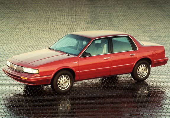 Images of Oldsmobile Cutlass Ciera 1989–96