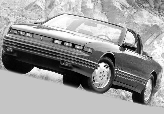 Images of Oldsmobile Cutlass Supreme Convertible 1991–95