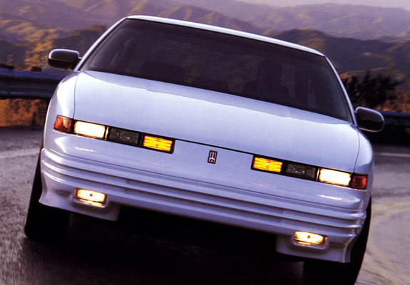 Oldsmobile Cutlass Supreme 1991–95 photos