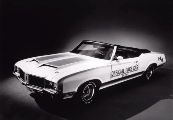 Photos of Hurst/Olds Cutlass Supreme Convertible Indy 500 Pace Car 1972