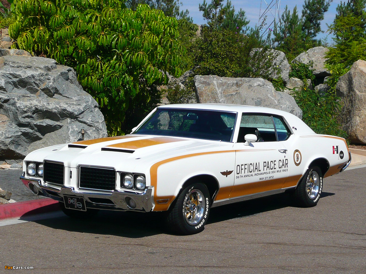 Pictures of Hurst/Olds Cutlass Supreme Hardtop Coupe Indy 500 Pace Car 1972 (1280 x 960)