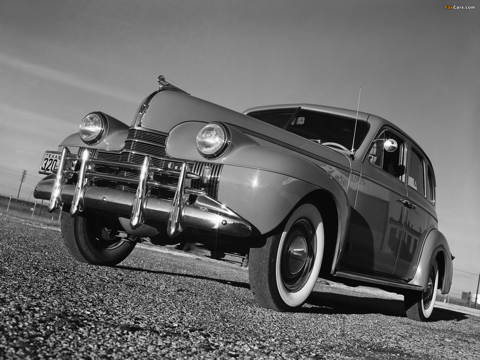 1940 Oldsmobile Dynamic Series 70 Sedan (3619) wallpapers (1600 x 1200)