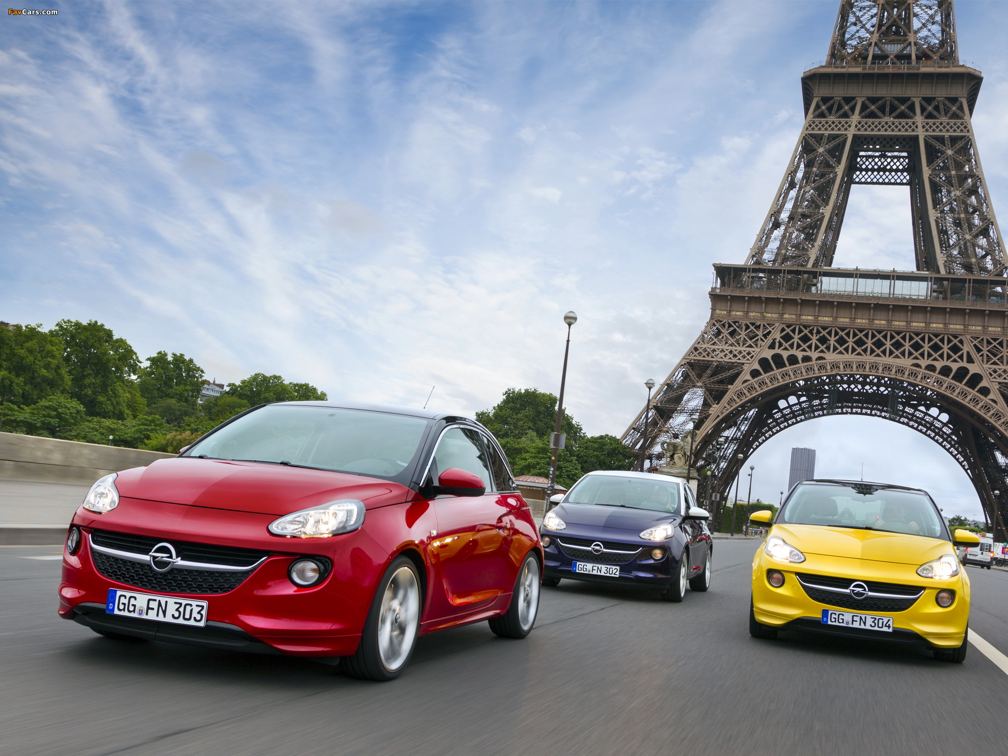 Француз авто. Opel Adam 2012. Ситроен во Франции. Машины в Париже. Французские марки автомобилей.