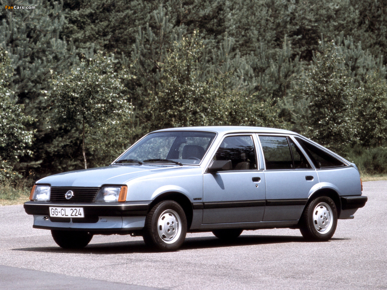 Photos of Opel Ascona CC (C1) 1981–84 (1280 x 960)