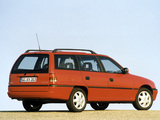Images of Opel Astra Caravan (F) 1994–98