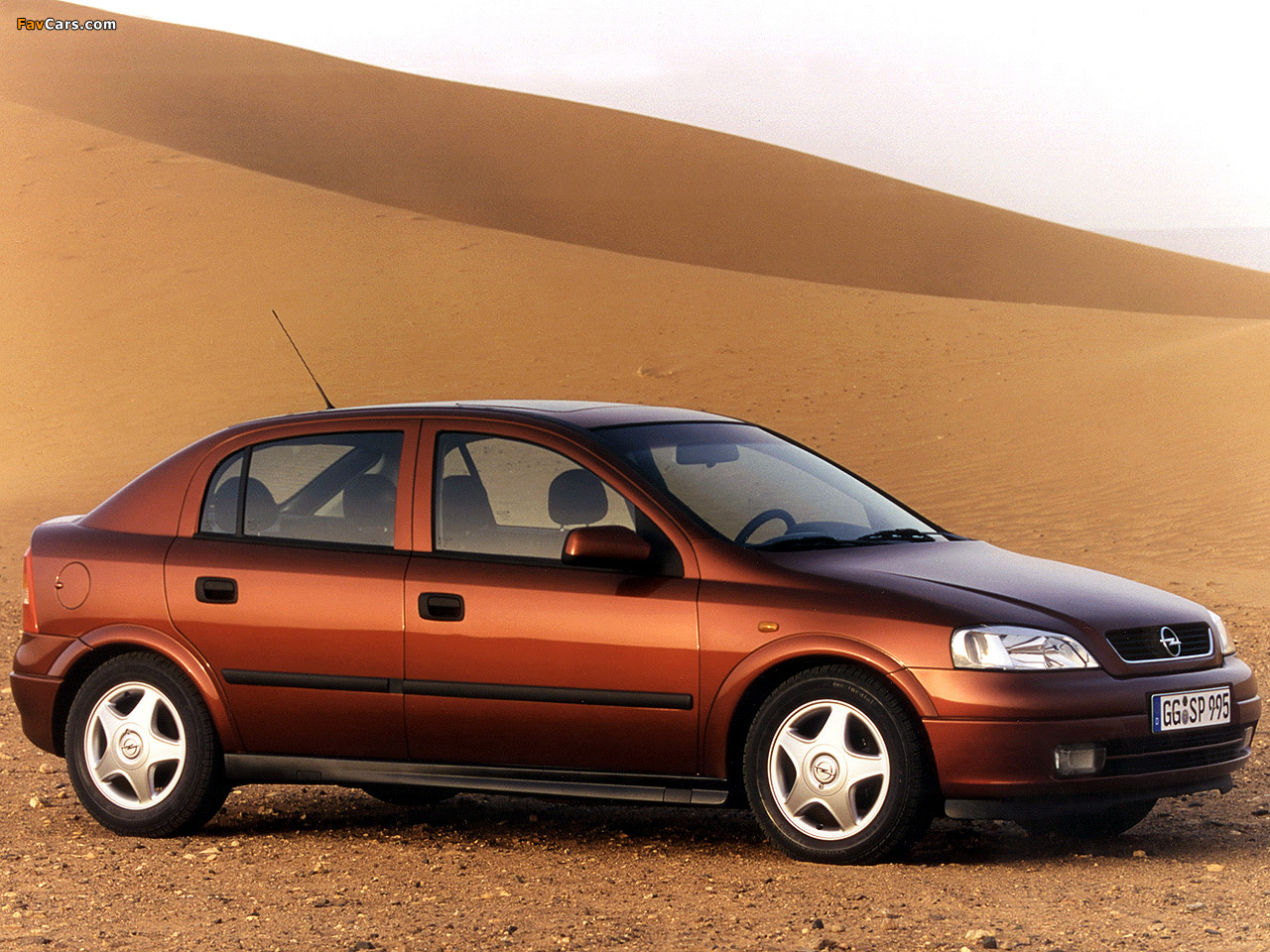 Images of Opel Astra 5-door (G) 1998–2004 (1280 x 960)