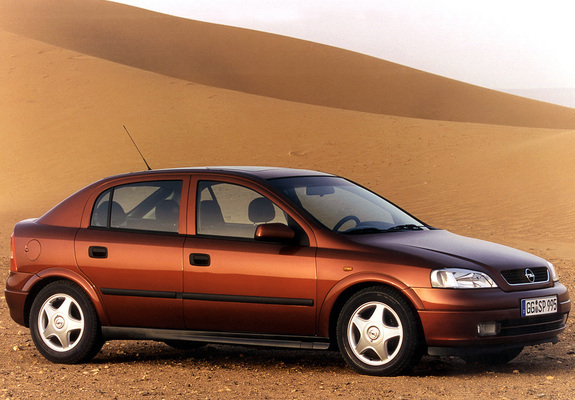 Images of Opel Astra 5-door (G) 1998–2004