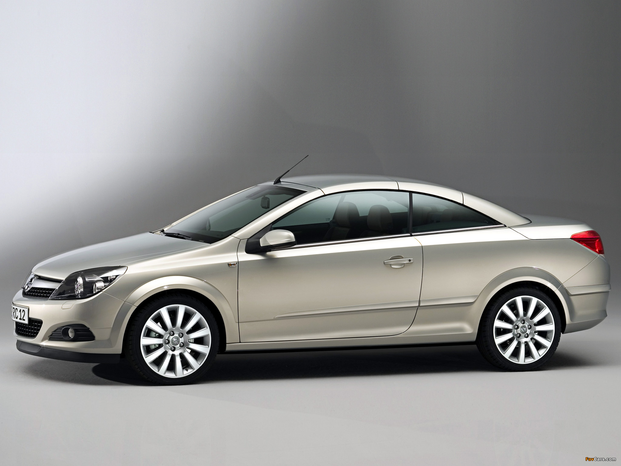 Images of Opel Astra TwinTop (H) 2006–10 (2048 x 1536)