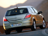 Opel Astra Hatchback (H) 2004–07 photos