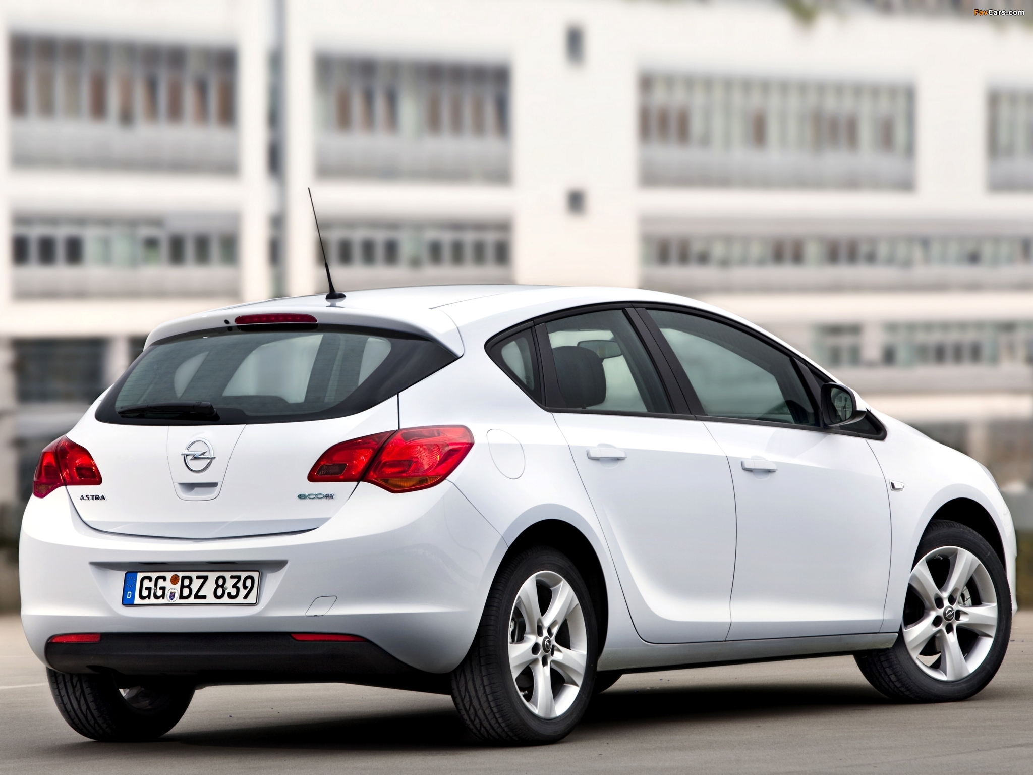 Опель хэтчбек 2012. Opel Astra 2012. Opel Astra Hatchback 2012.