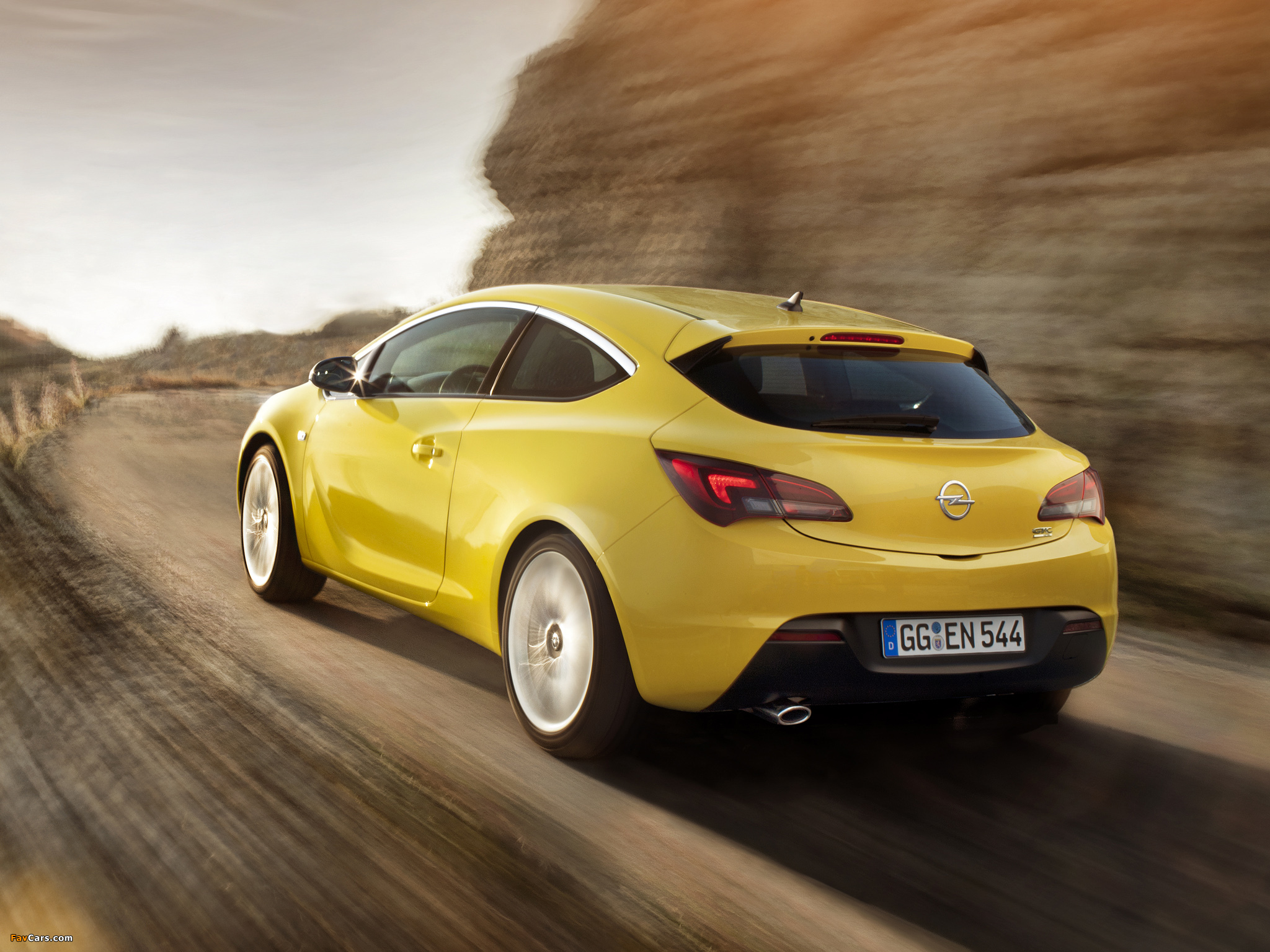 Опель хэтчбек 2012. Opel Astra GTC. Opel Astra GTC хэтчбек. Opel Astra Turbo. Opel Astra GTC Turbo Sport.