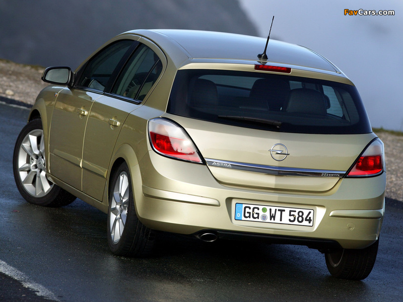 Pictures of Opel Astra Hatchback (H) 2004–07 (800 x 600)