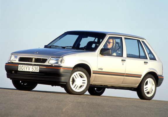 Opel Corsa 5-door (A) 1990–93 pictures