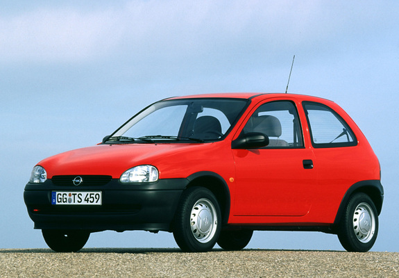 Pictures of Opel Corsa 3-door (B) 1993–97