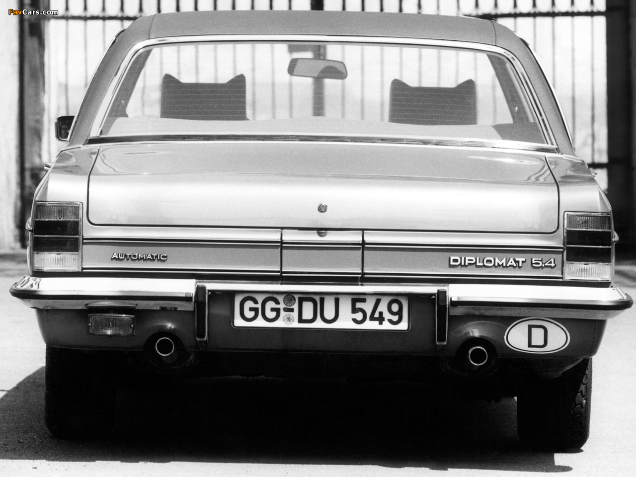 Photos of Opel Diplomat V8 (B) 1969–77 (1280 x 960)