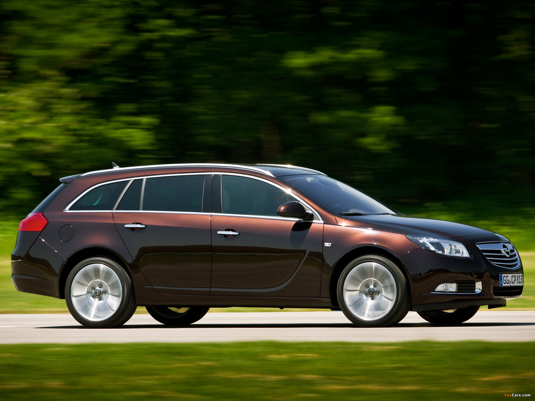 Images of Opel Insignia Turbo 4x4 Sports Tourer 2008–13 (2048 x 1536)