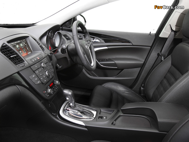 Opel Insignia Turbo Sports Tourer AU-spec 2012–13 photos (640 x 480)