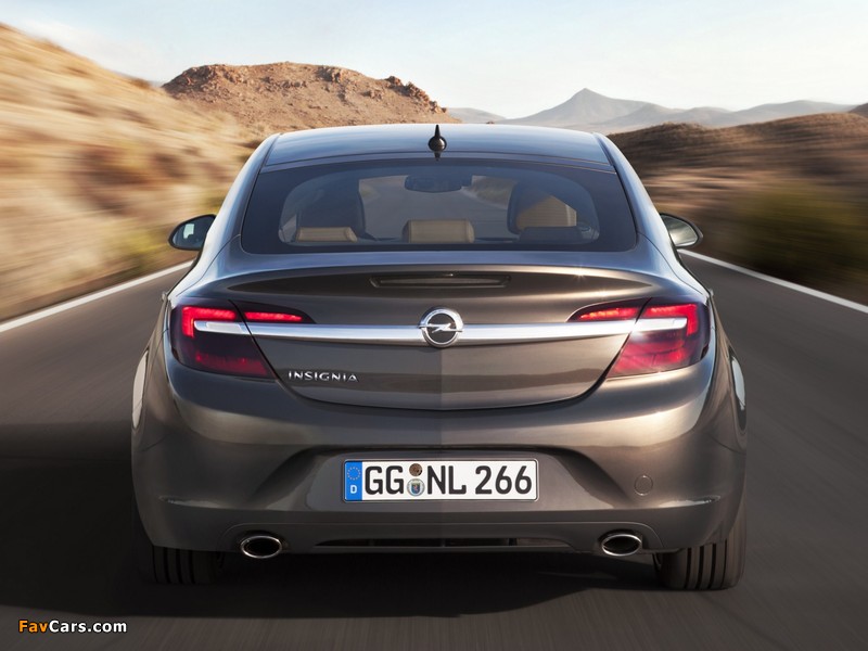 Opel Insignia Hatchback 2013 wallpapers (800 x 600)