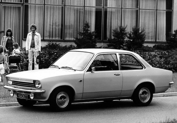 Opel Kadett 2-door Sedan (C) 1973–77 images