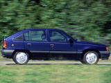 Opel Kadett 5-door (E) 1989–91 pictures