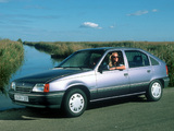 Opel Kadett 5-door (E) 1989–91 pictures