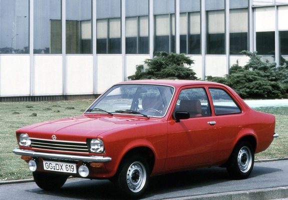 Pictures of Opel Kadett 2-door Sedan (C) 1973–77