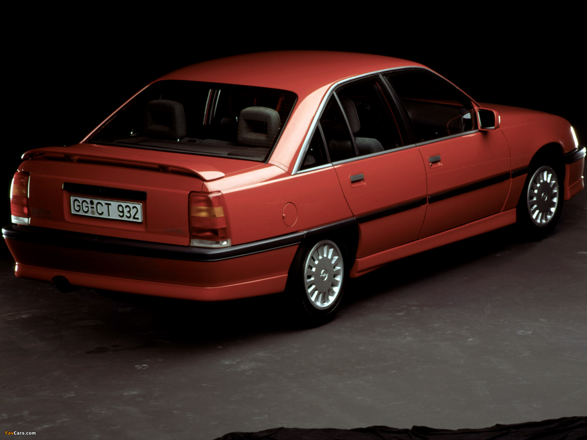 Машину опель омега б. Opel Omega 3000. Opel Omega 1987. Opel Omega 1987 седан. Опель Омега а 2.0.