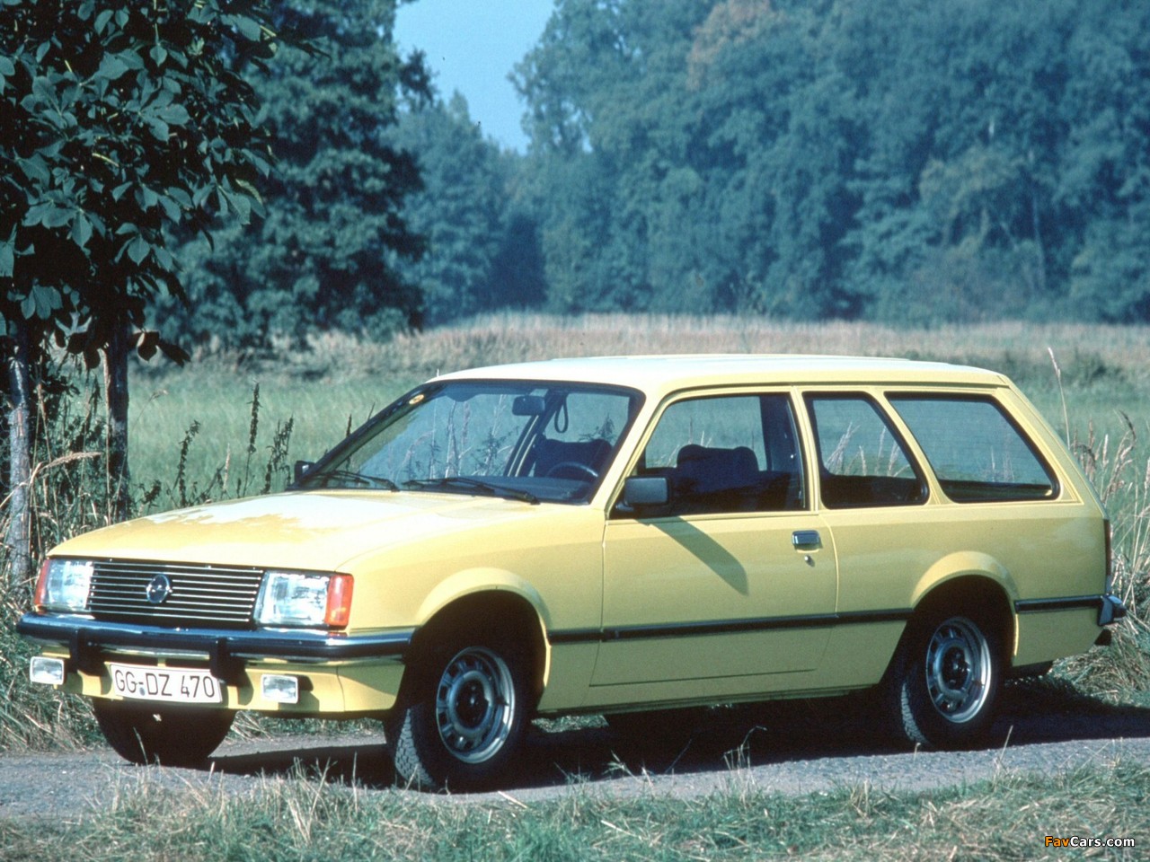 Opel Rekord Caravan 3-door (E1) 1977–82 images (1280 x 960)
