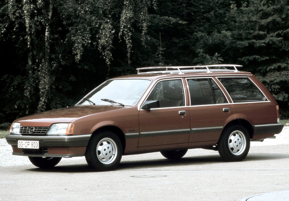 Photos of Opel Rekord Caravan (E2) 1982–86