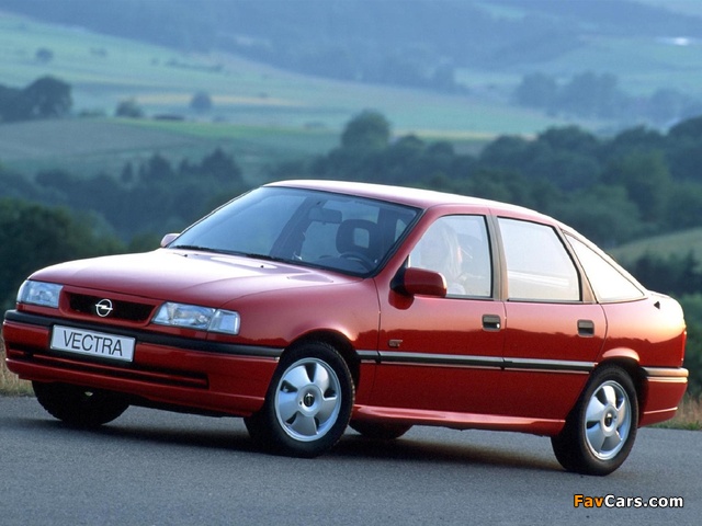 Images of Opel Vectra GT Hatchback (A) 1992–94 (640 x 480)