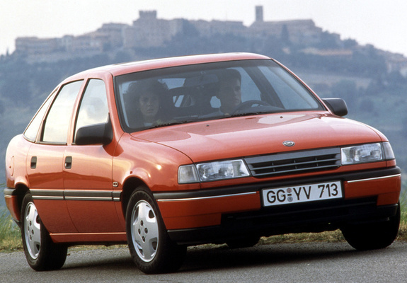 Opel Vectra Hatchback (A) 1988–92 images