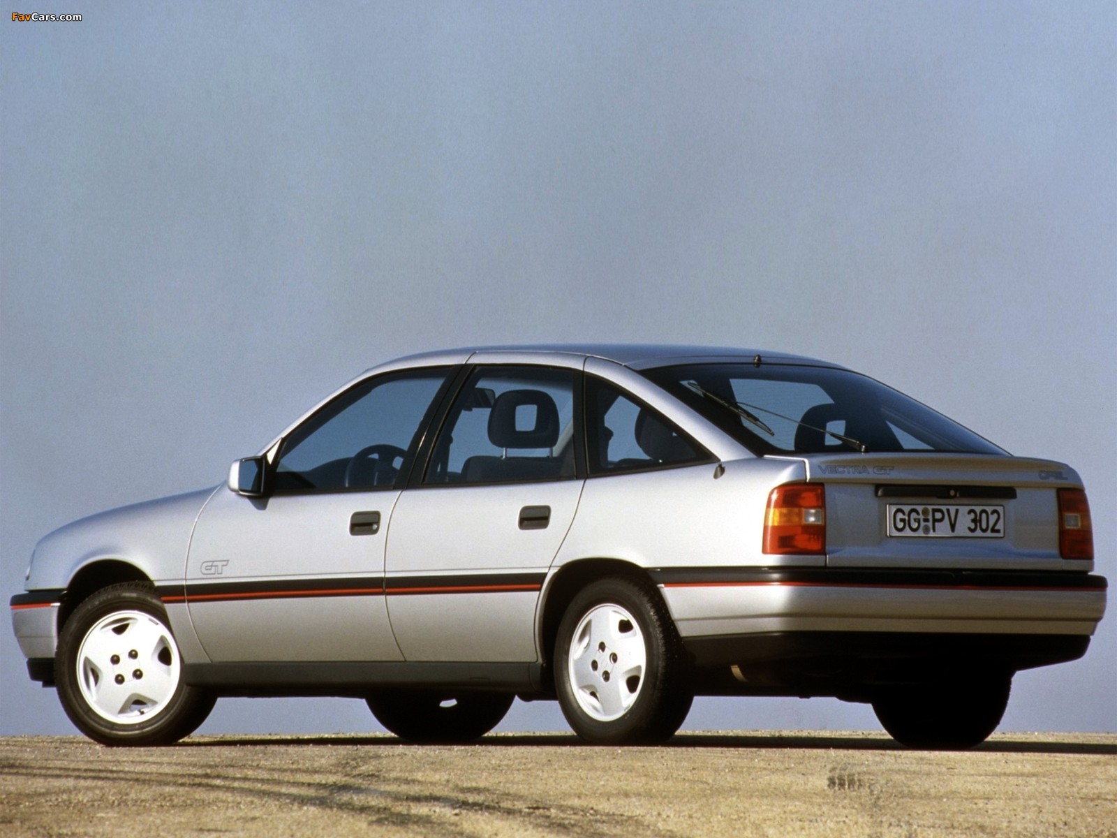 Opel Vectra GT Hatchback (A) 1988–92 photos (1600 x 1200)