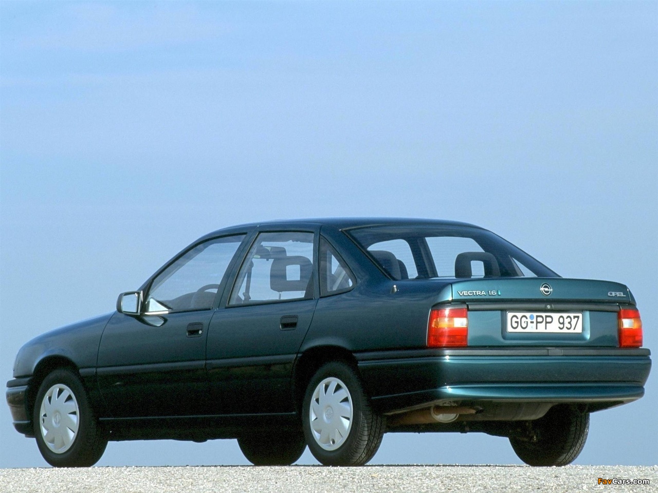 Opel Vectra Sedan (A) 1992–95 images (1280 x 960)