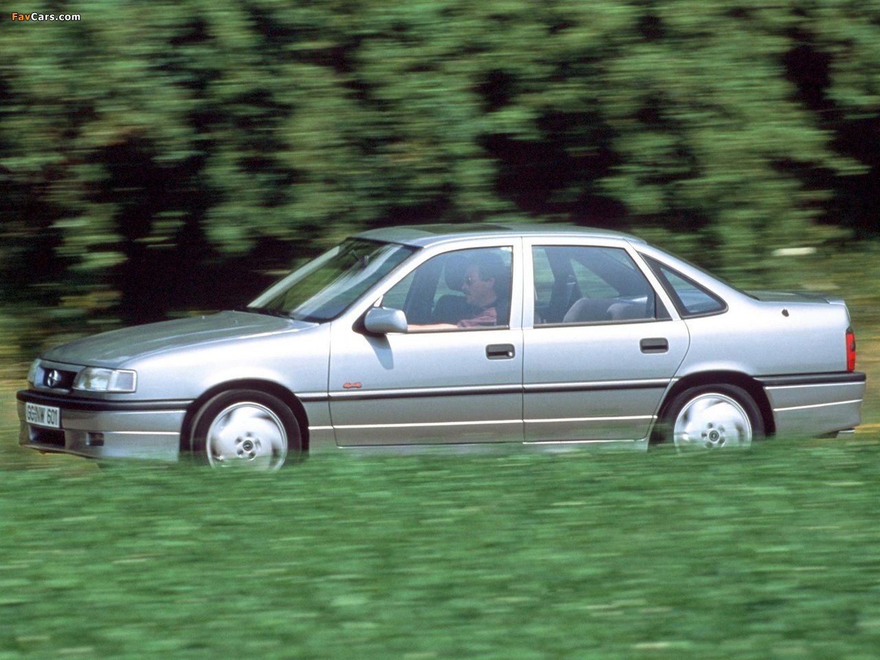 Photos of Opel Vectra Turbo 4x4 (A) 1992–94 (1280 x 960)