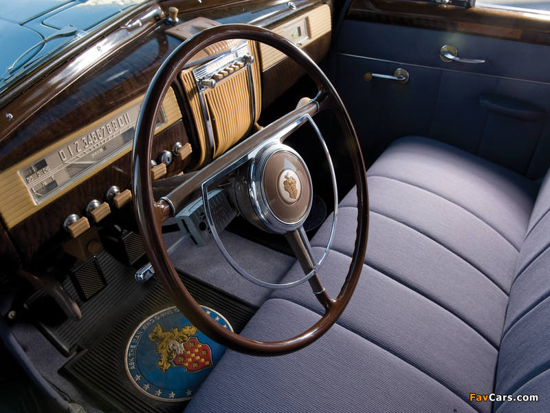 Packard 120 Touring Sedan 1941 images (800 x 600)