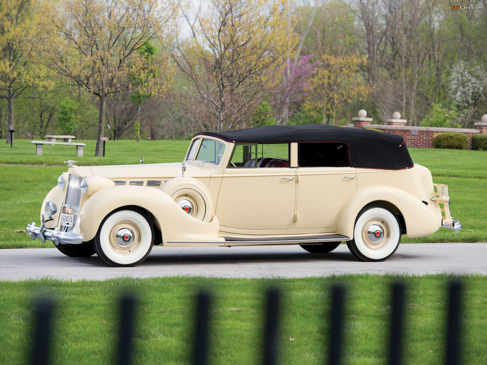 Images of 1938 Packard Super Eight Convertible Sedan (1605-1143) 1937–38 (1600 x 1200)