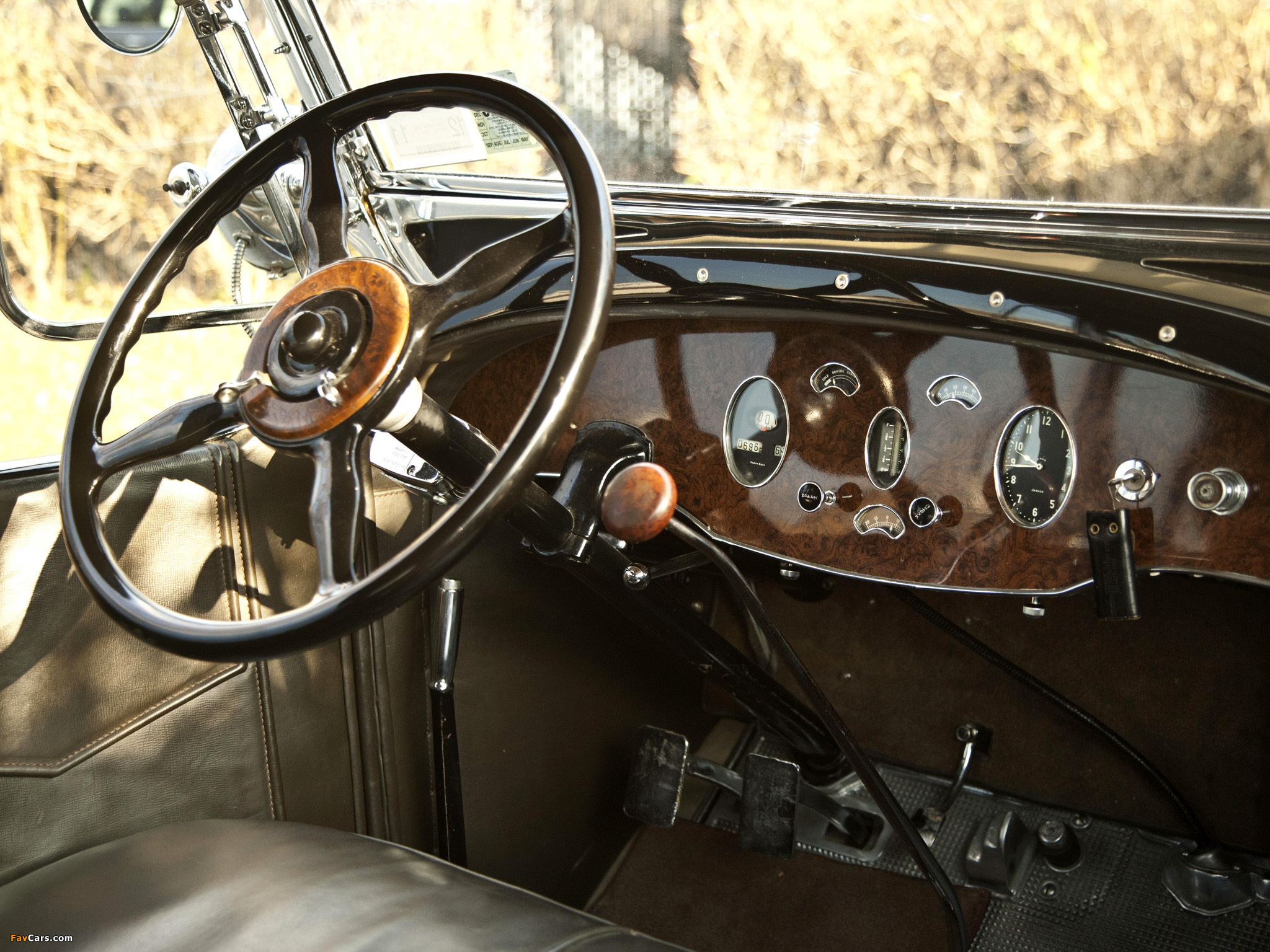 Photos of Packard 640 Super Eight Touring 1929 (2048 x 1536)